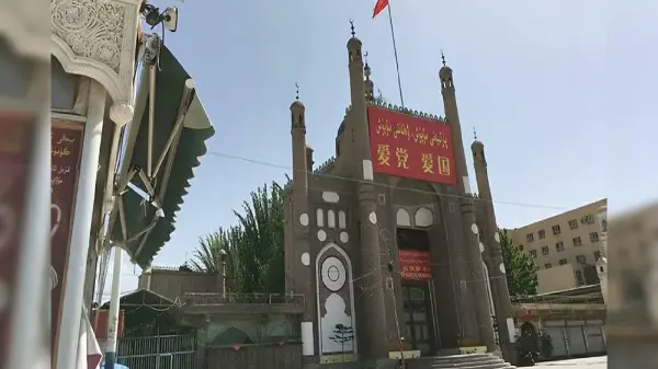 शिनजियांग के अतुश में तोकुल मस्जिद ढहाकर शौचालय बनाया, स्थानीयों ने जताई नाराज़गी