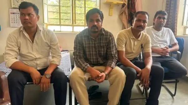 ₹2.80 लाख रिश्वत लेते दबोचे यूपी पुलिस के जवान गिरफ्तार