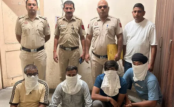 'स्पेशल 26' की तर्ज पर फर्जी CBI रेड की साजिश