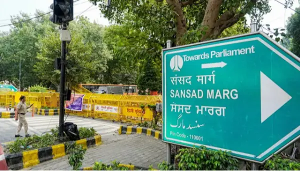 दिल्ली से सभी बैरिकेड्स हटाने का सुप्रीम कोर्ट का निर्देश