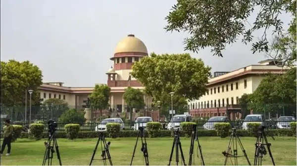 सुप्रीम कोर्ट का आदेश, दिल्ली में कैब, बस और ऑटो चालकों का होगा सख्त सत्यापन