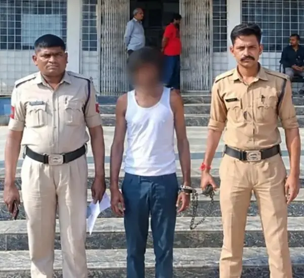 शादी और बच्चों का सच छिपाया, नाबालिग को शादी का झांसा