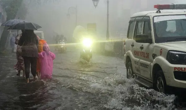 बारिश से बढ़ा भूस्खलन का खतरा