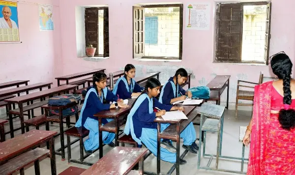 यूपी में 15 हजार से अधिक शिक्षक भर्ती