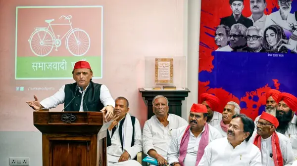 रायबरेली पहुंचा अखिलेश का PDA रथ