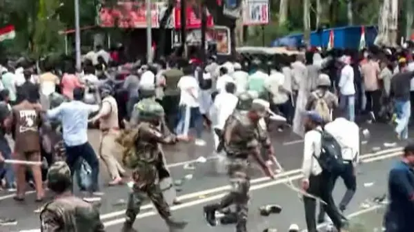 सात बैरिकेड तोड़ विधानसभा के करीब पहुंचे छात्र