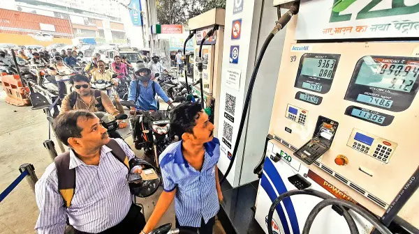 गडकरी ने मानहानि केस दायर किया