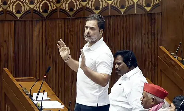 राहुल गांधी पर विशेषाधिकार हनन नोटिस