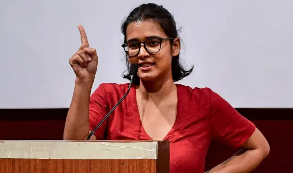 नेहा बोरा का सरकार पर हमला